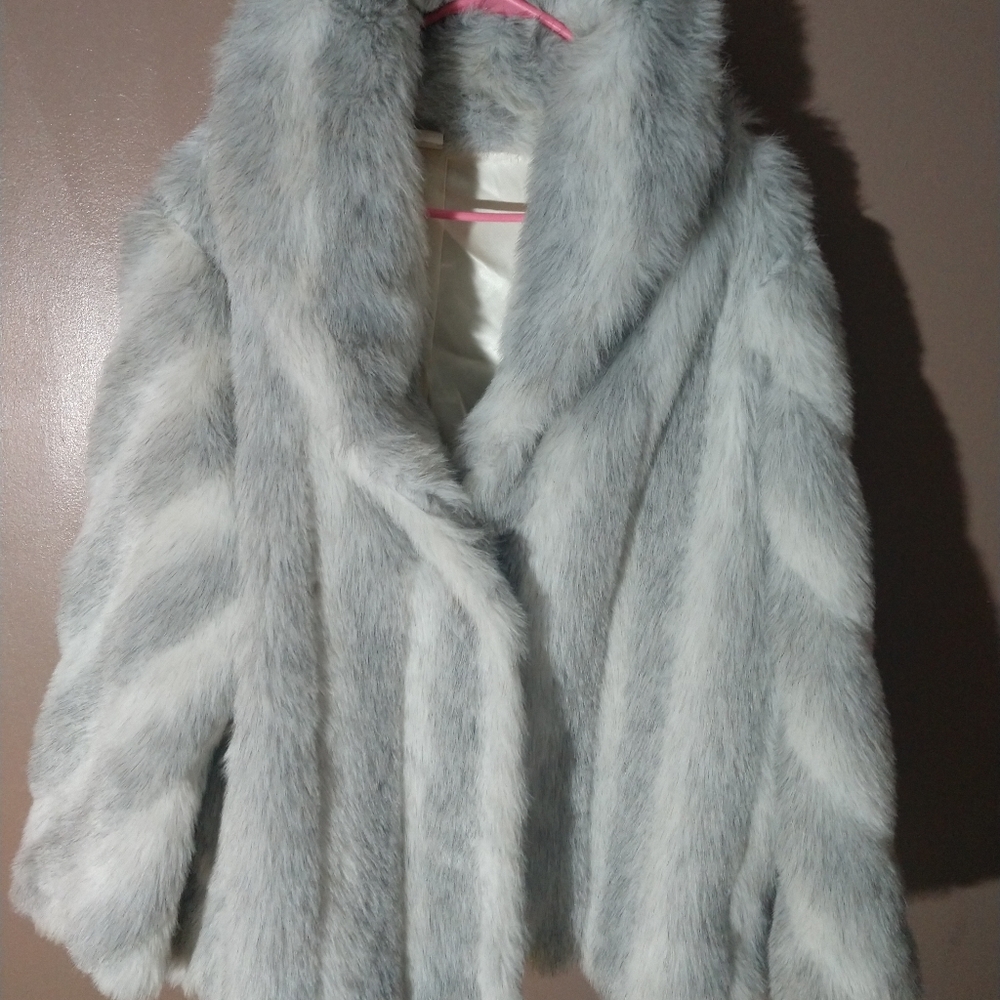 SALE Vintage large silver fox faux fur coat